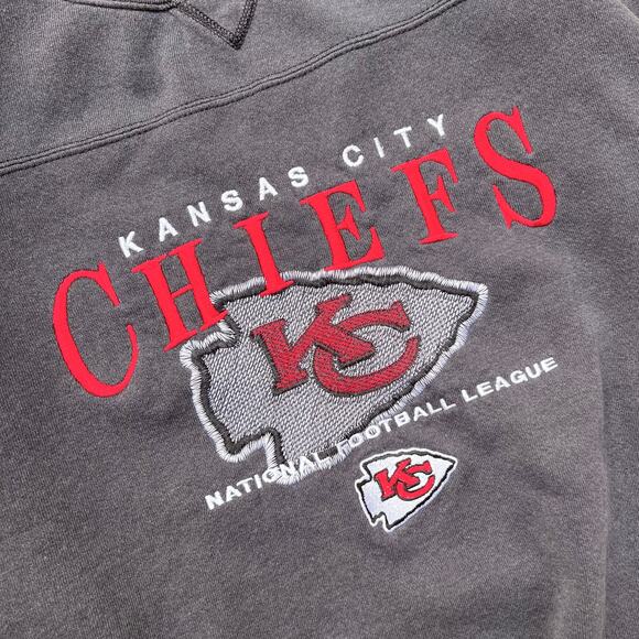 Vintage 90s Kansas City Chiefs Embroidered Lee Sports NFL Crewneck Sweatshirt - Picture 3 of 10